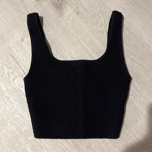 Aritzia Babaton black ribbed crop tank